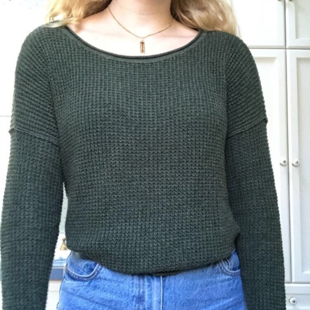 Green knit sweater💚